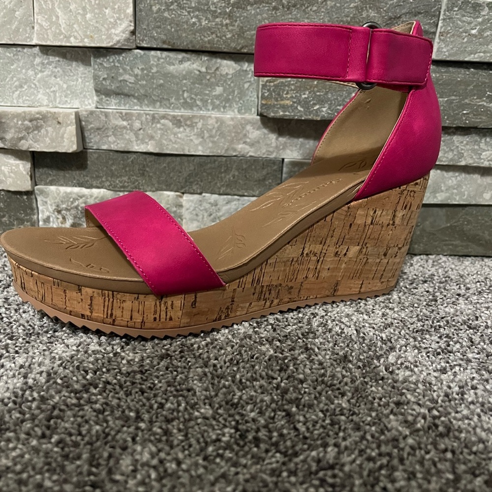 Pink Wedges!